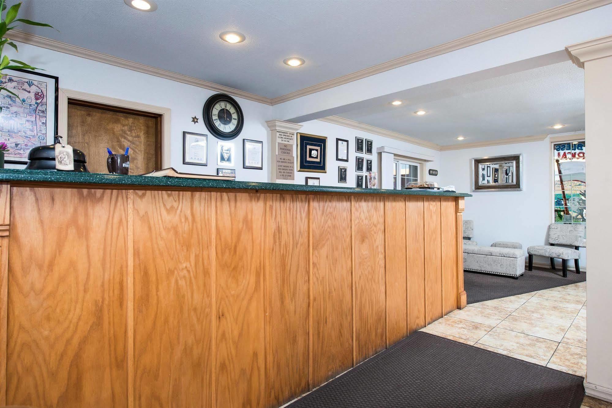 Americas Best Value Inn - Pendleton Esterno foto