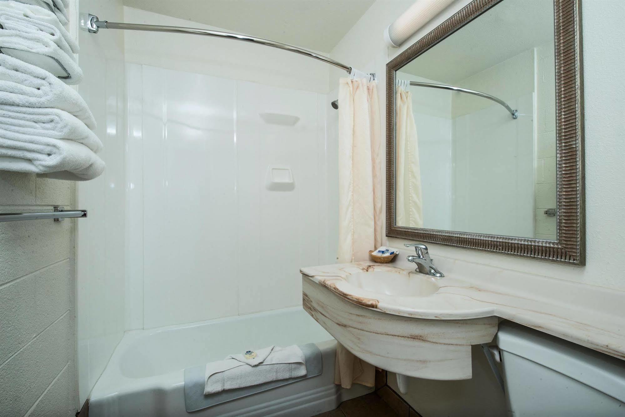 Americas Best Value Inn - Pendleton Esterno foto
